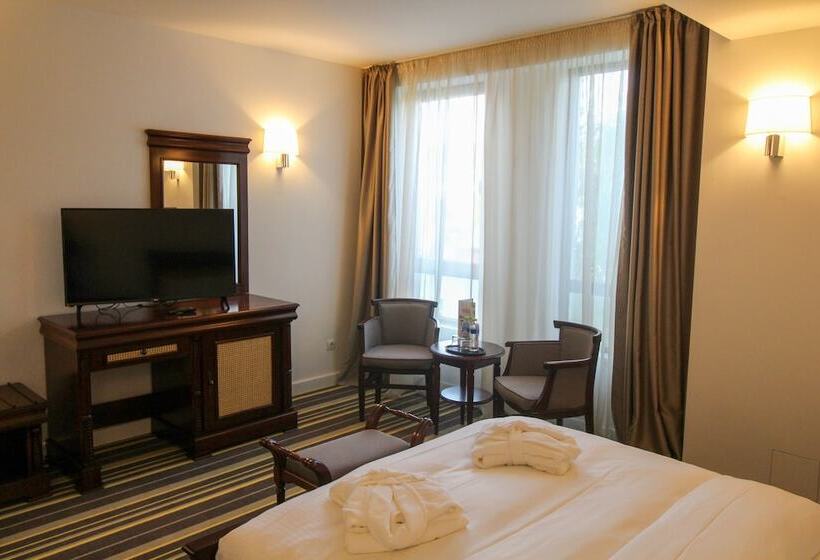 Avenue   Avenue Hotels