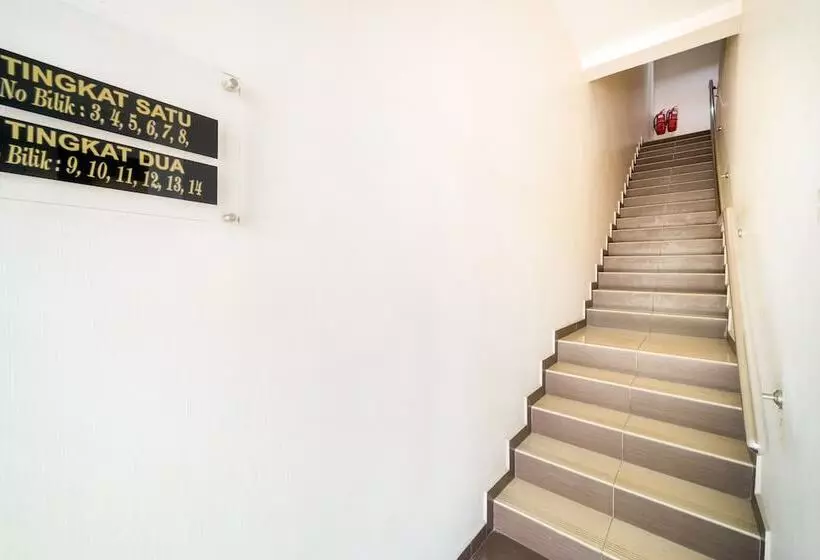 Hotelli Oyo 44053 El Zahra Moda Alor Setar