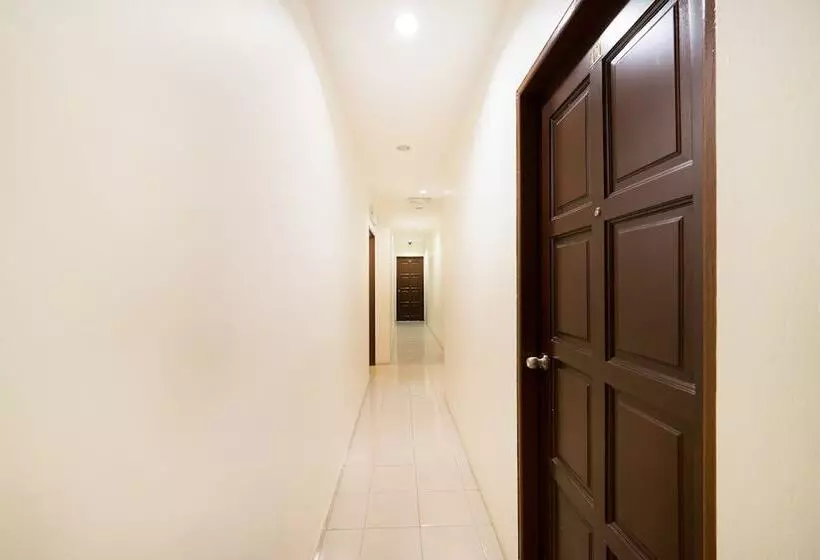 Hotelli Oyo 44053 El Zahra Moda Alor Setar