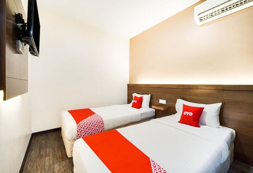 Отель Oyo 44053 El Zahra Moda Alor Setar