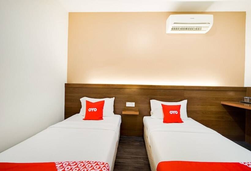 Отель Oyo 44053 El Zahra Moda Alor Setar