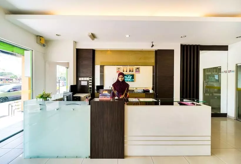 Hotelli Oyo 44053 El Zahra Moda Alor Setar