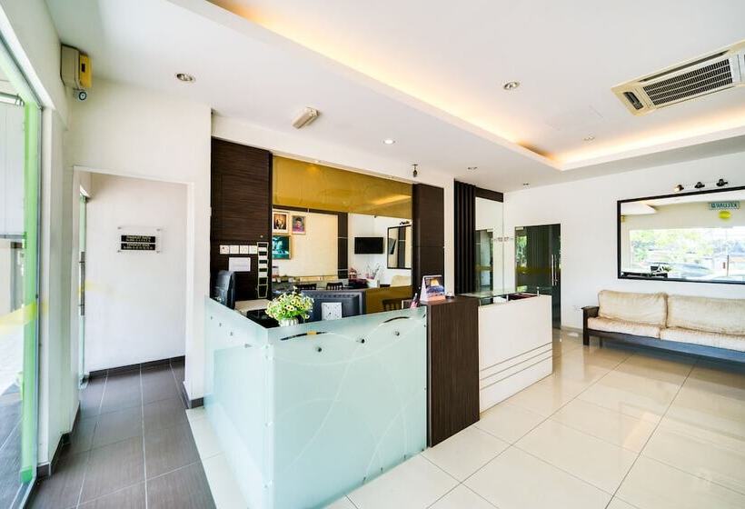 Отель Oyo 44053 El Zahra Moda Alor Setar