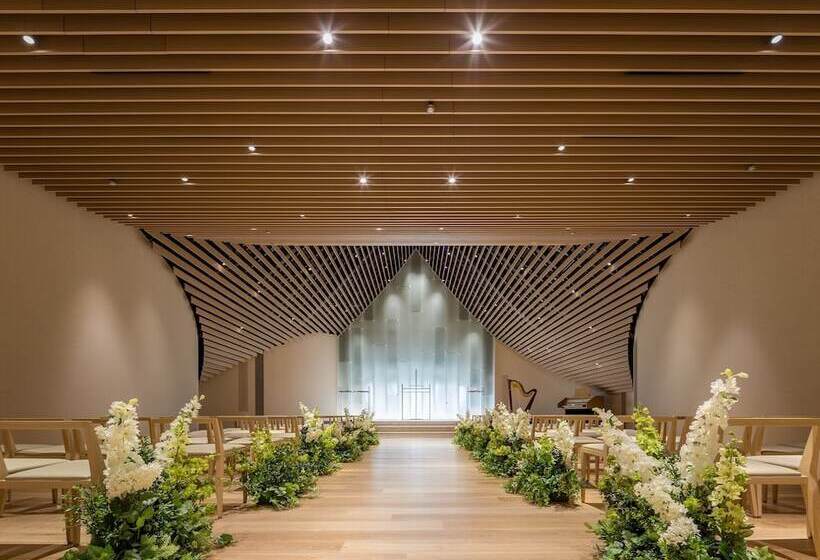 בית מלון כפרי Royal Classic Osaka