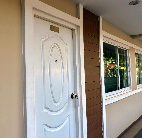 בית מלון כפרי Thanapon Mansion