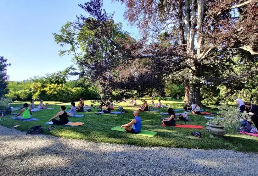 Aamiaismajoitus (B&B) Dandelion Como Suites & Park