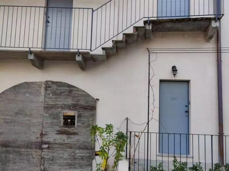 Aamiaismajoitus (B&B) Dandelion Como Suites & Park