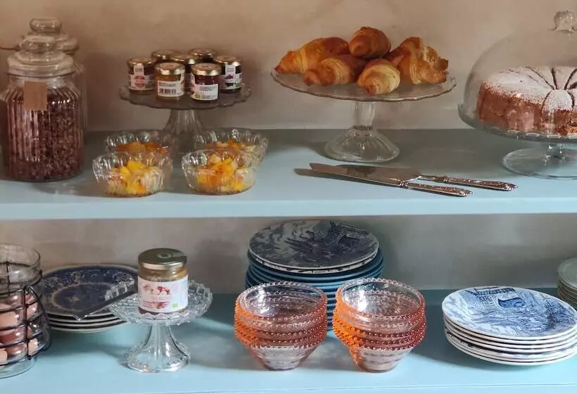 Aamiaismajoitus (B&B) Dandelion Como Suites & Park