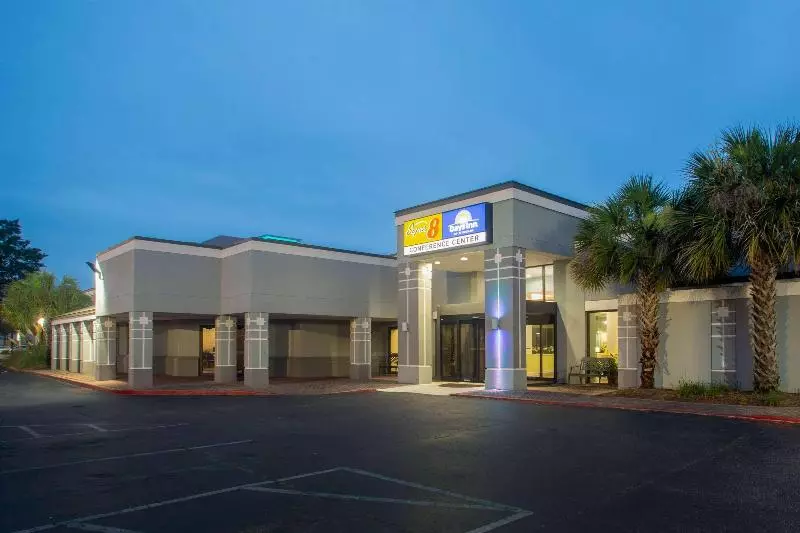 ホテル Days Inn By Wyndham Mobile I65