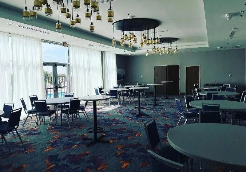 Hotelli La Quinta Inn & Suites By Wyndham Lakeway