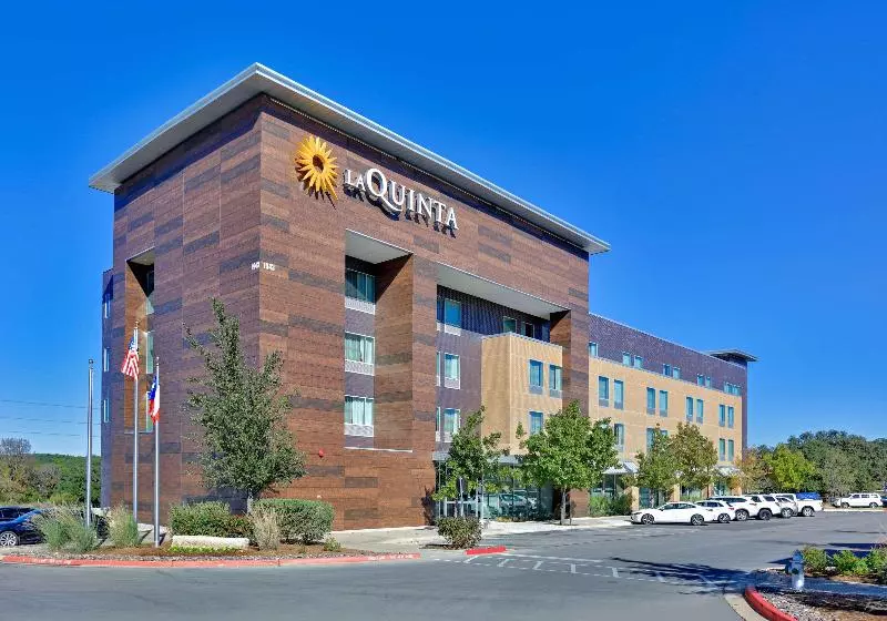 Hotelli La Quinta Inn & Suites By Wyndham Lakeway