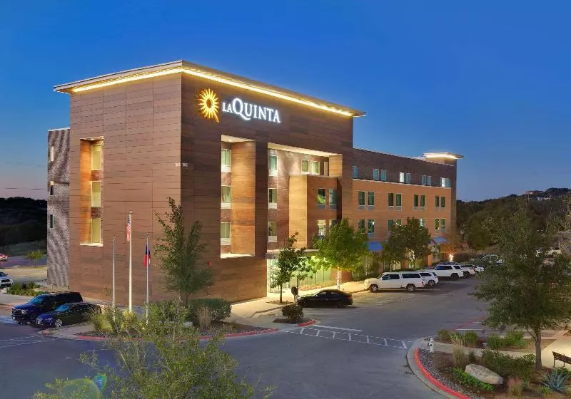 Hotelli La Quinta Inn & Suites By Wyndham Lakeway