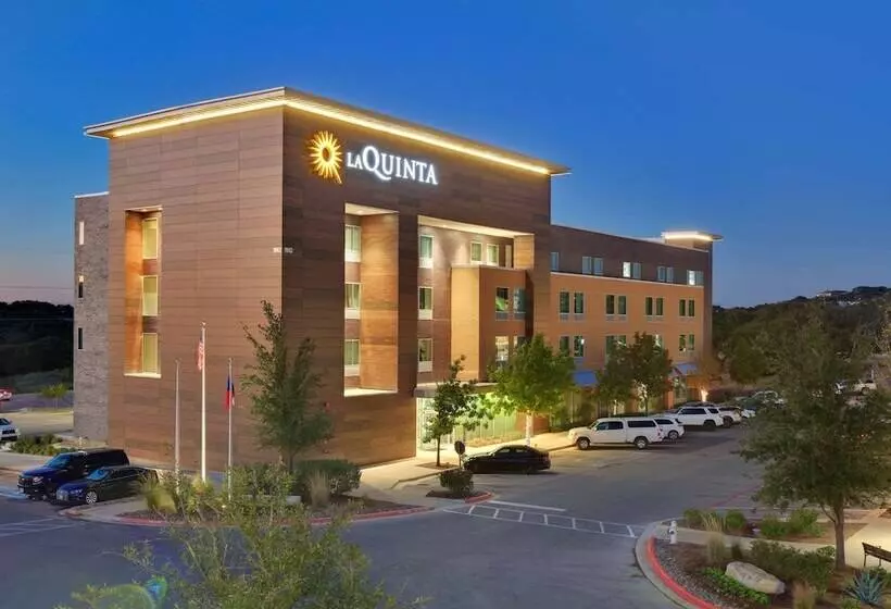 Hotelli La Quinta Inn & Suites By Wyndham Lakeway