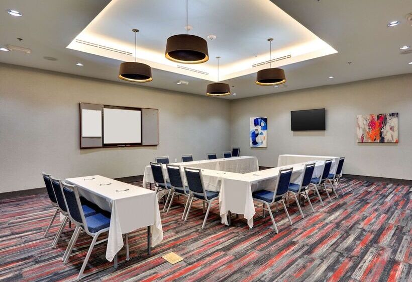 בית מלון כפרי La Quinta Inn & Suites By Wyndham Lakeway