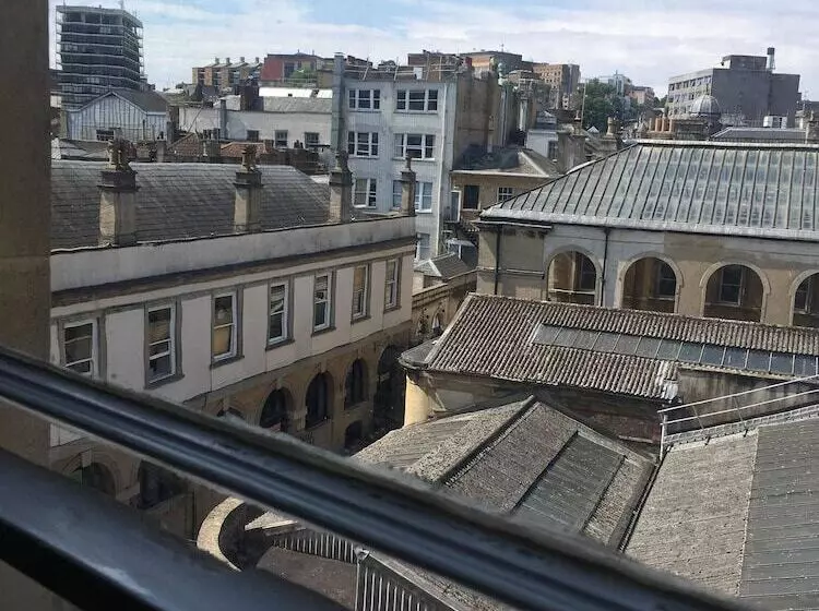 St Nicholas Street Apartment