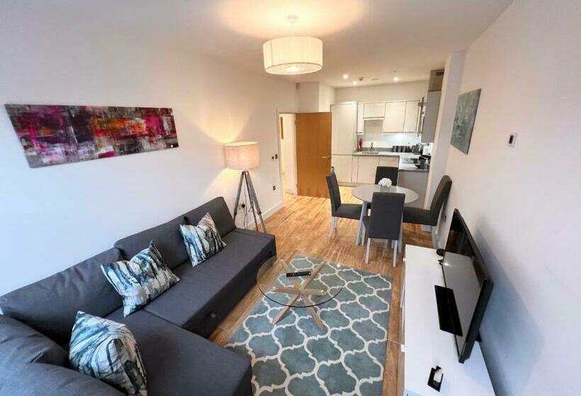 Urban Living S   The King Edward Ii Luxury Apartment In The Heart Of Windsor