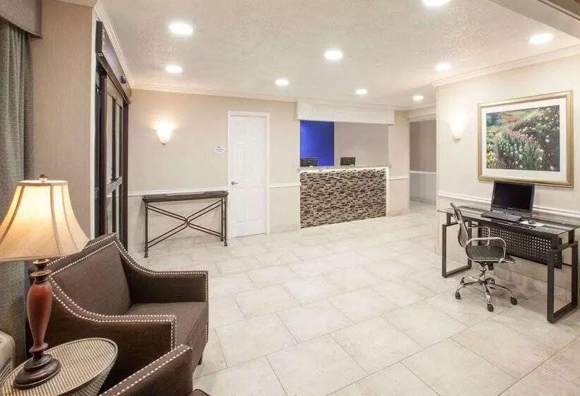 酒店 Baymont Inn & Suites Texarkana