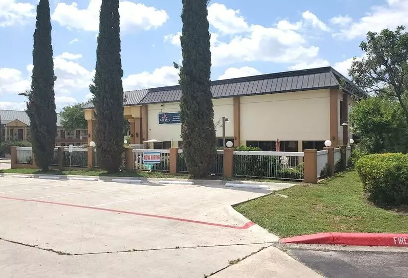호텔 Coratel Inn & Suites By Jasper New Braunfels Ih 35 Ext 189
