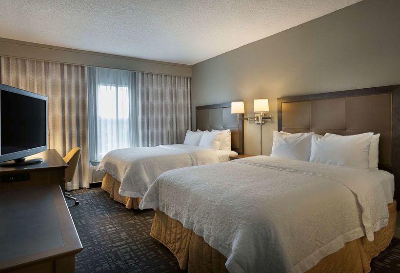 Отель Hampton Inn & Suites Charlotte/pineville