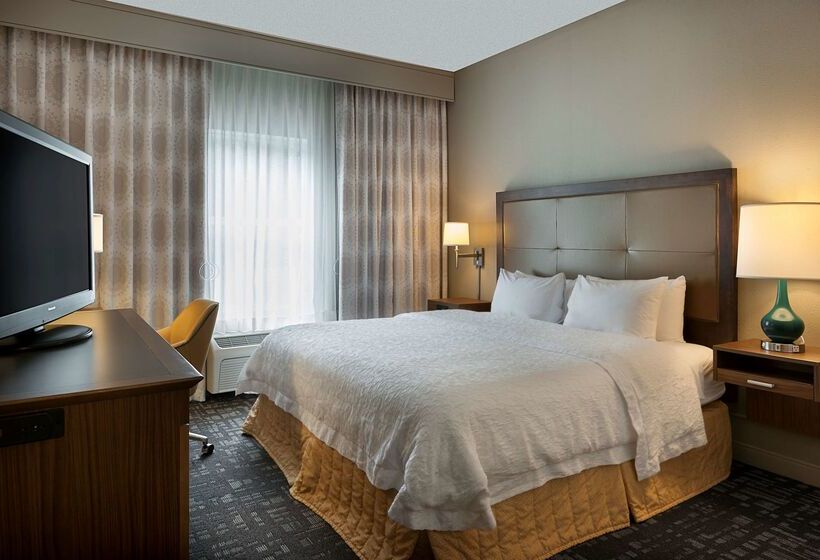 Отель Hampton Inn & Suites Charlotte/pineville