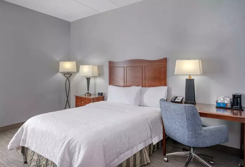 هتل Hampton Inn Baltimore/white Marsh