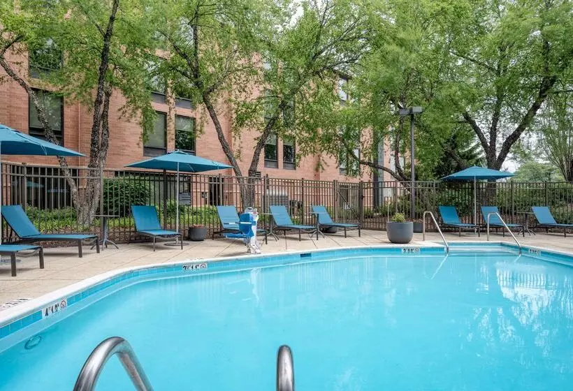 هتل Hampton Inn Baltimore/white Marsh