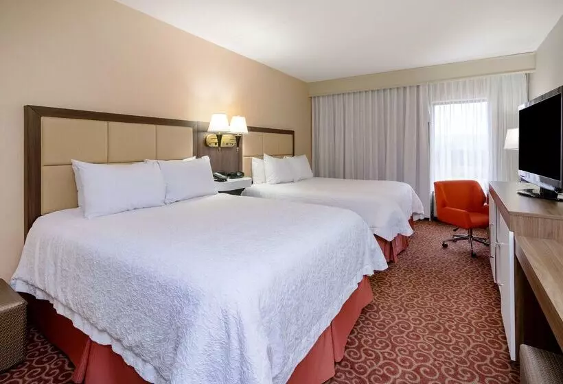 בית מלון כפרי Hampton Inn Frostburg