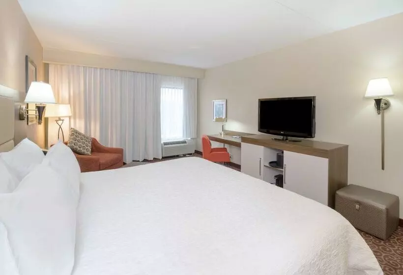 בית מלון כפרי Hampton Inn Frostburg