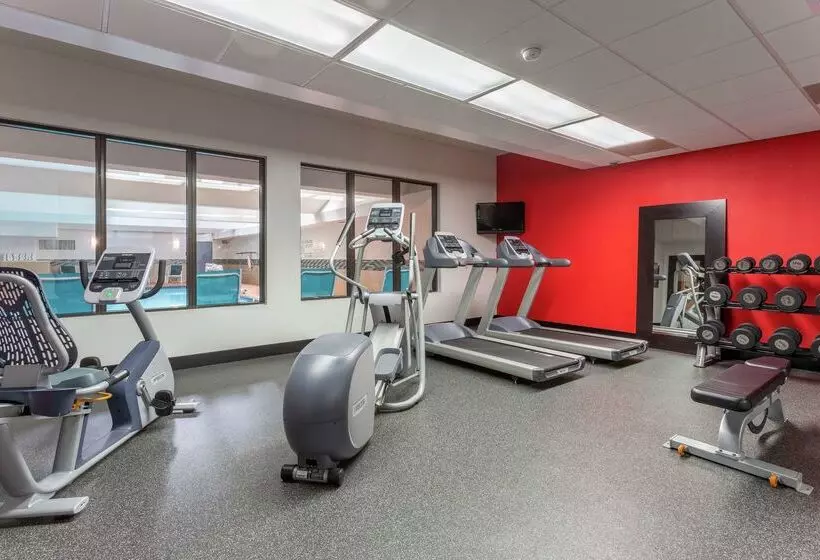 호텔 Hampton Inn Jefferson City At Capital Mall