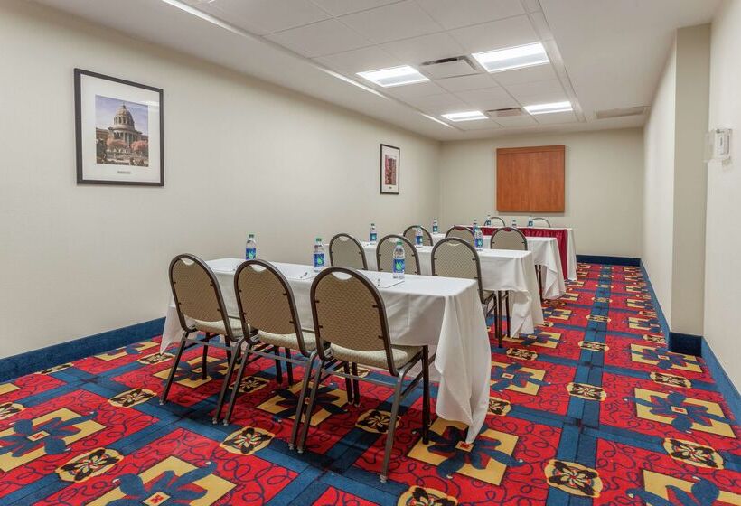 Отель Hampton Inn Jefferson City At Capital Mall