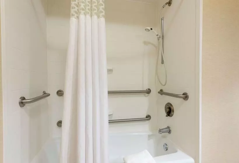 호텔 Hampton Inn Kent/akron Area