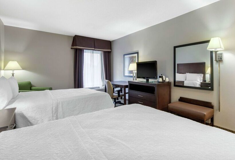 בית מלון כפרי Hampton Inn Mebane