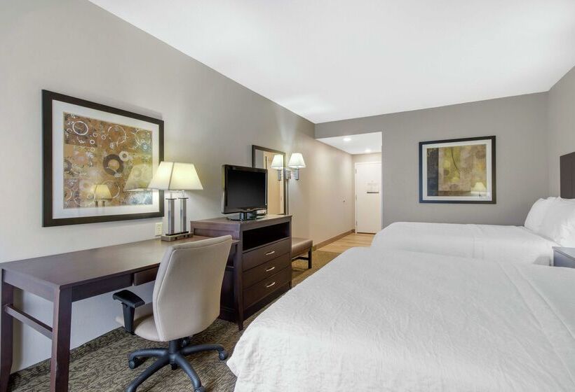 בית מלון כפרי Hampton Inn Mebane