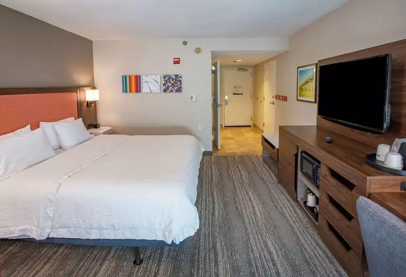 فندق Hampton Inn Pensacola Airport