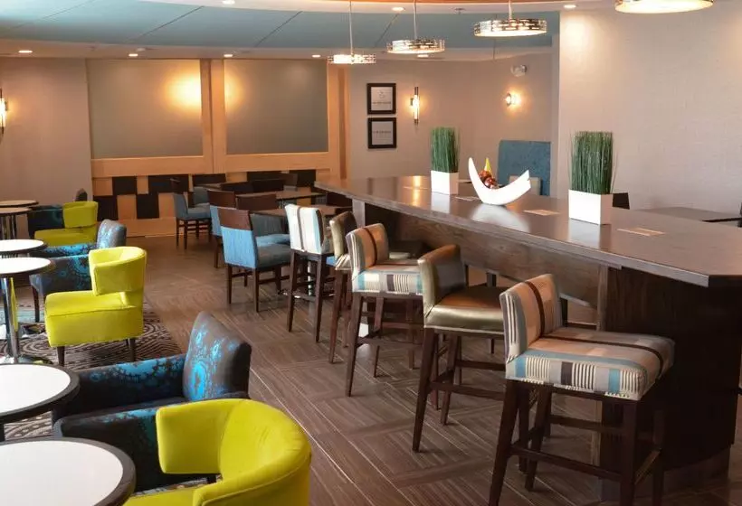 בית מלון כפרי Hampton Inn Perry