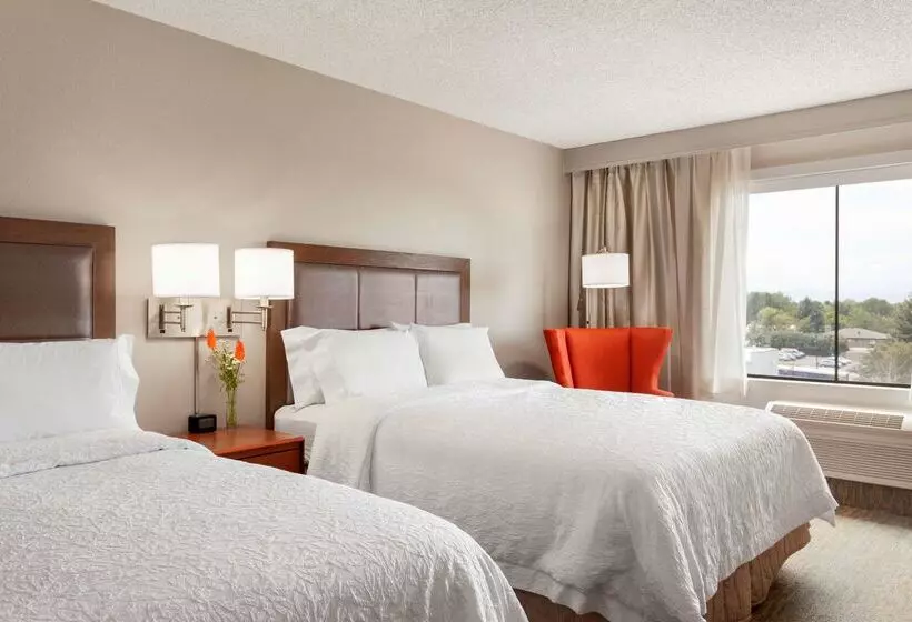 Отель Hampton Inn & Suites Denvercherry Creek