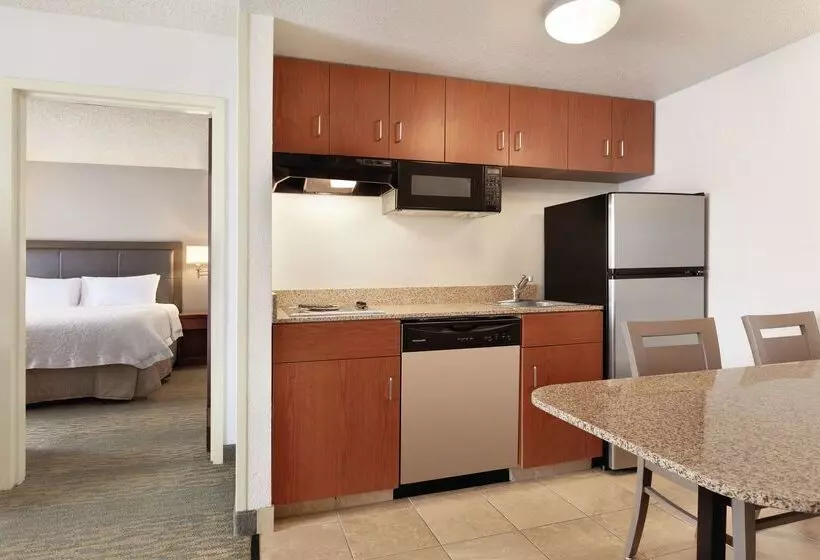 Отель Hampton Inn & Suites Denvercherry Creek