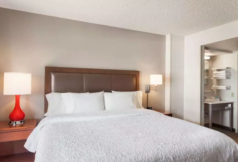 Отель Hampton Inn & Suites Denvercherry Creek