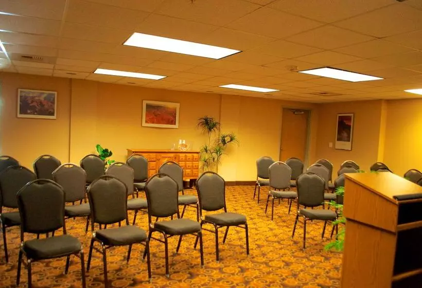 ホテル Hampton Inn & Suites Flagstaff