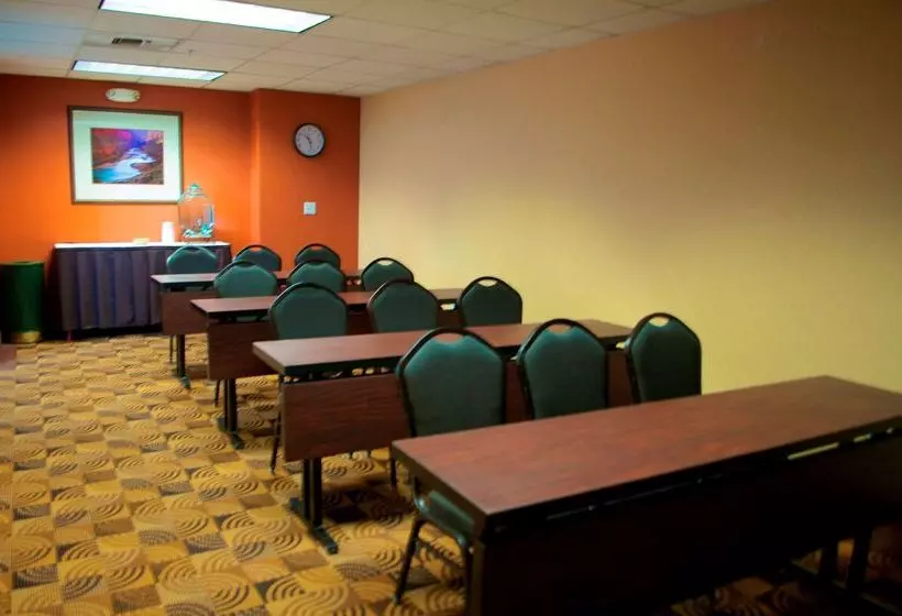 ホテル Hampton Inn & Suites Flagstaff