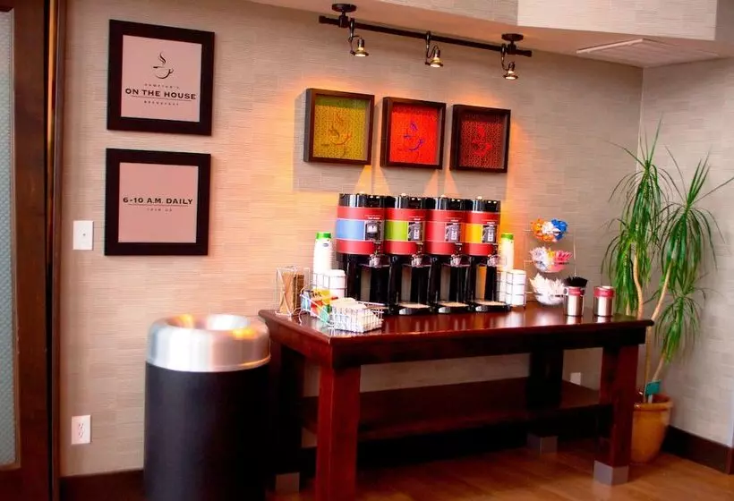 ホテル Hampton Inn & Suites Flagstaff