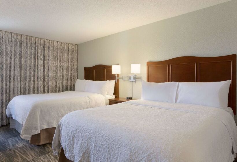 Отель Hampton Inn Zanesville