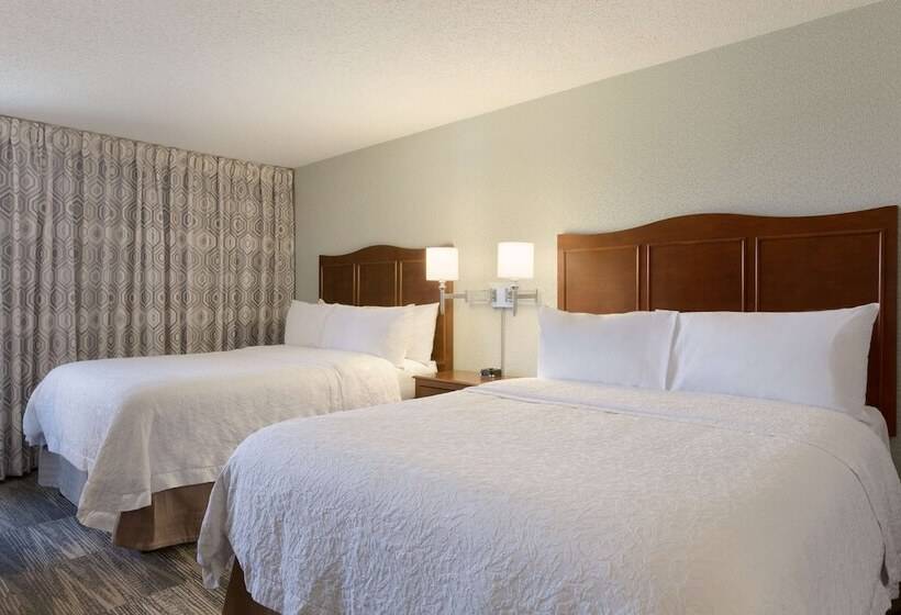 Отель Hampton Inn Zanesville