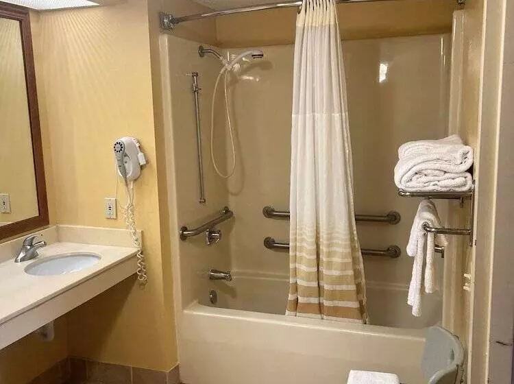 ホテル Home Town Inn & Suites