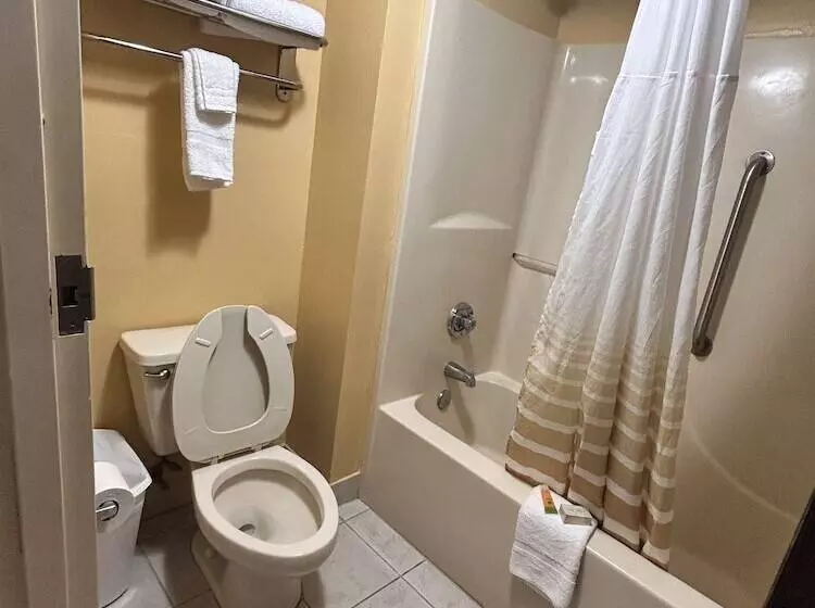 ホテル Home Town Inn & Suites