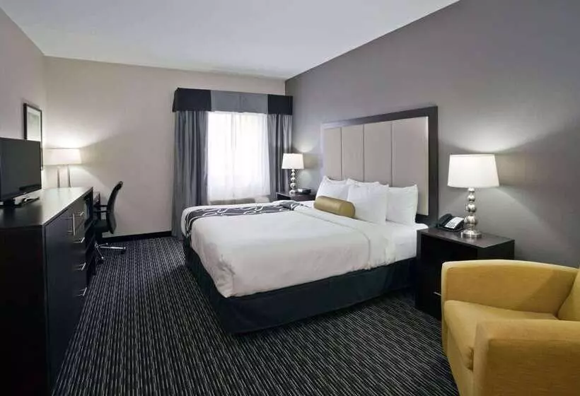 ホテル La Quinta Inn & Suites By Wyndham Detroit Metro Airport