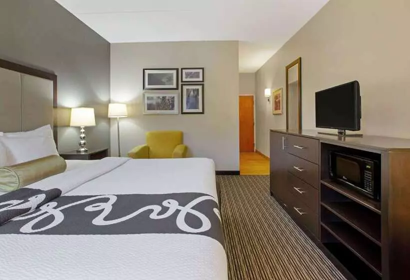 ホテル La Quinta Inn & Suites By Wyndham Detroit Metro Airport