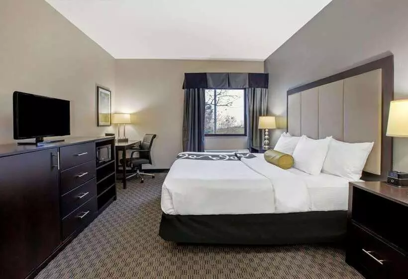 ホテル La Quinta Inn & Suites By Wyndham Detroit Metro Airport