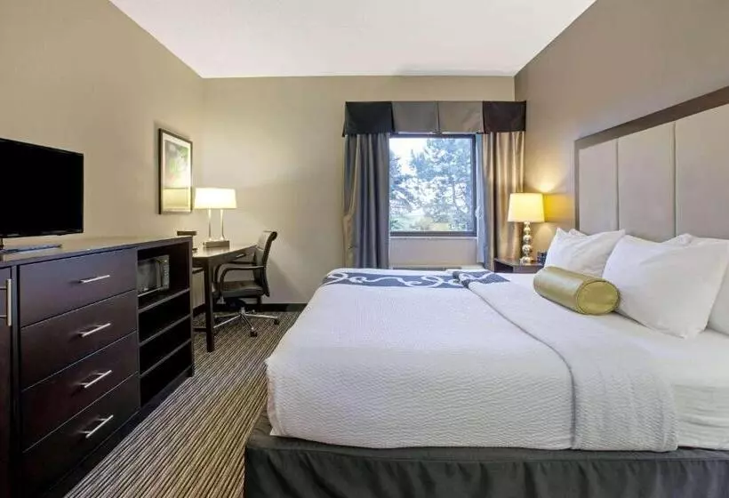 ホテル La Quinta Inn & Suites By Wyndham Detroit Metro Airport