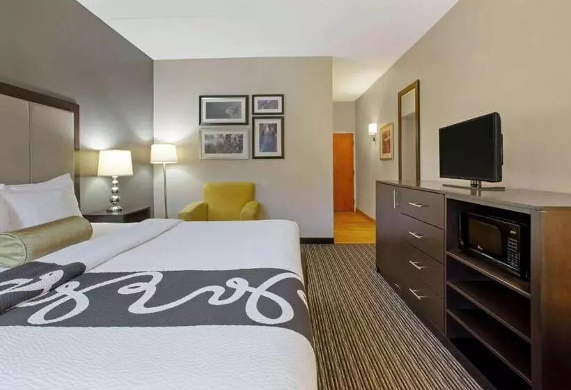 ホテル La Quinta Inn & Suites By Wyndham Detroit Metro Airport